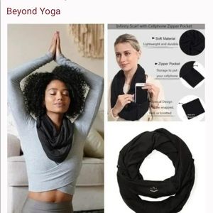 Beyond Yoga Infinity Scarf w/Pocket
